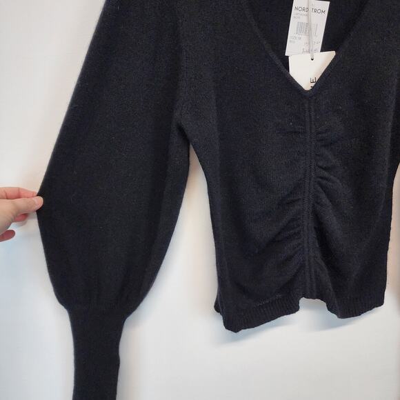Frame Cashmere Sweater Size M Black Cropped Bell Sleeve Shirred V-neck Luxe Chic - Picture 6 of 14